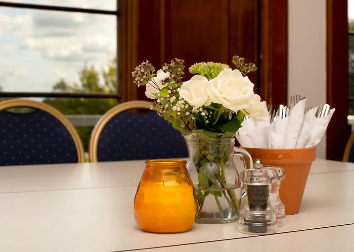 Yha Langdale Hostel *